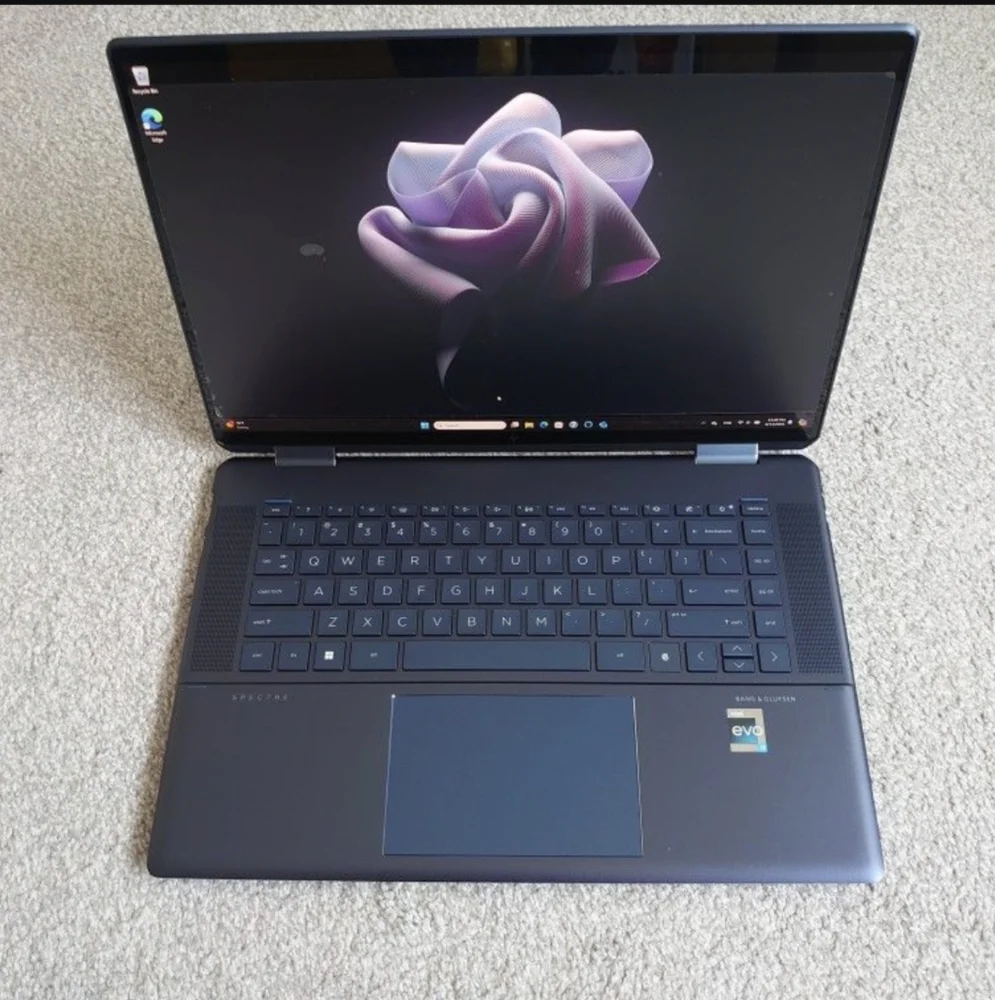 HP-Spectre 2-in-1 16" 3K+Touch-Screen Laptop-Intel Ev-Core i7-16GB Memory 512 GB - Picture 7 of 13